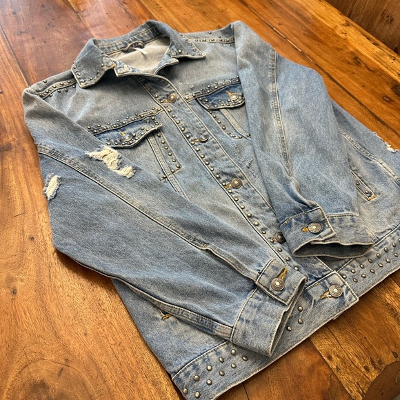 ☀️ FREE PEOPLE Studded Denim Trucker Jacket - Picture 10 of 16